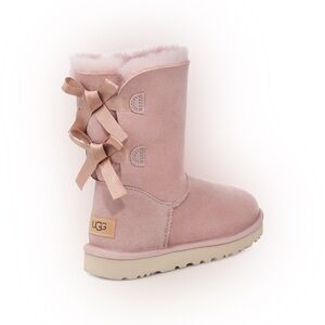 Ugg Bailey Bow 2 light pink shearling boots sz 6